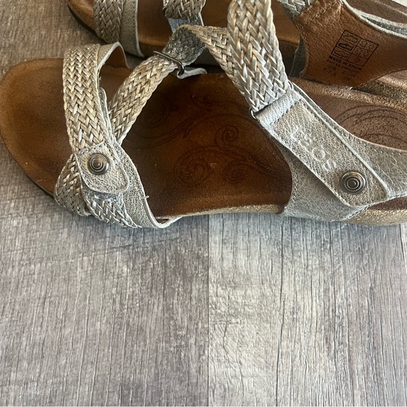 Taos Trulie | Stone | Ankle Sandals - Picture 4 of 8